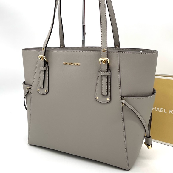 Michael Kors Voyager East Wast Tote Bag - Picture 1 of 12